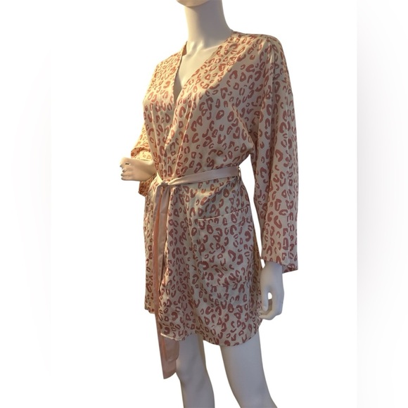 L*Space Pink Leopard Nova Robe - Picture 3 of 10